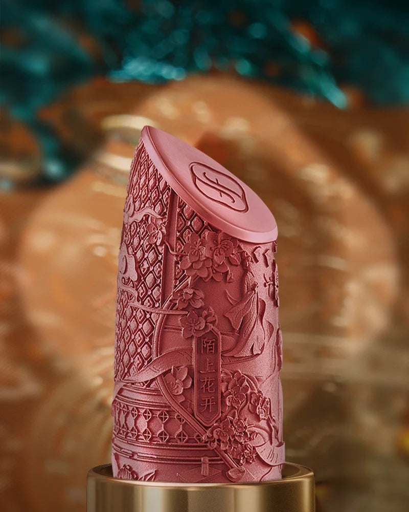 أحمر شفاه بلومنج روج لوف لوك